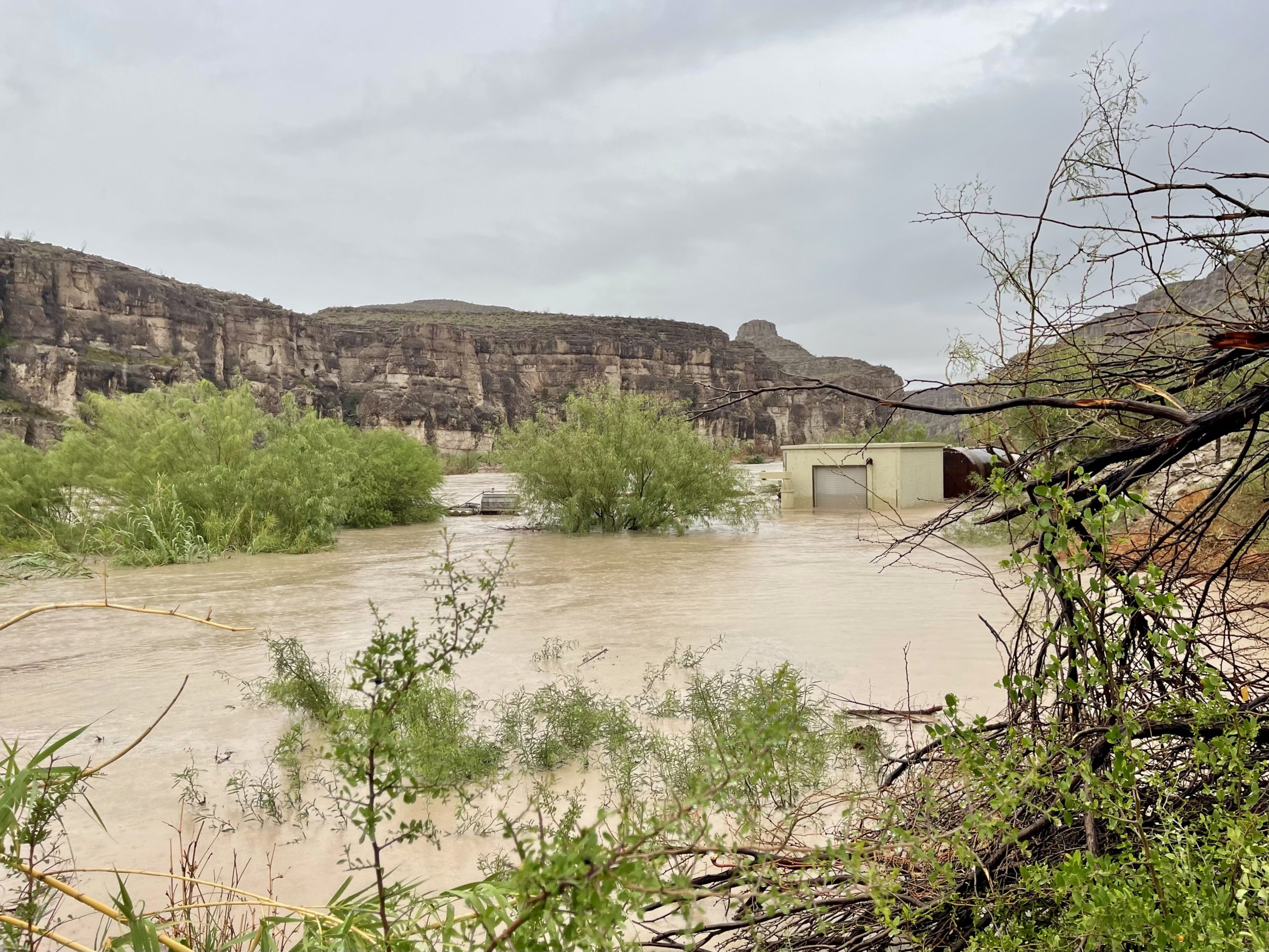 Por un instante, el Río Grande revive con fuerza – Big Bend Sentinel, image size:2560x1920