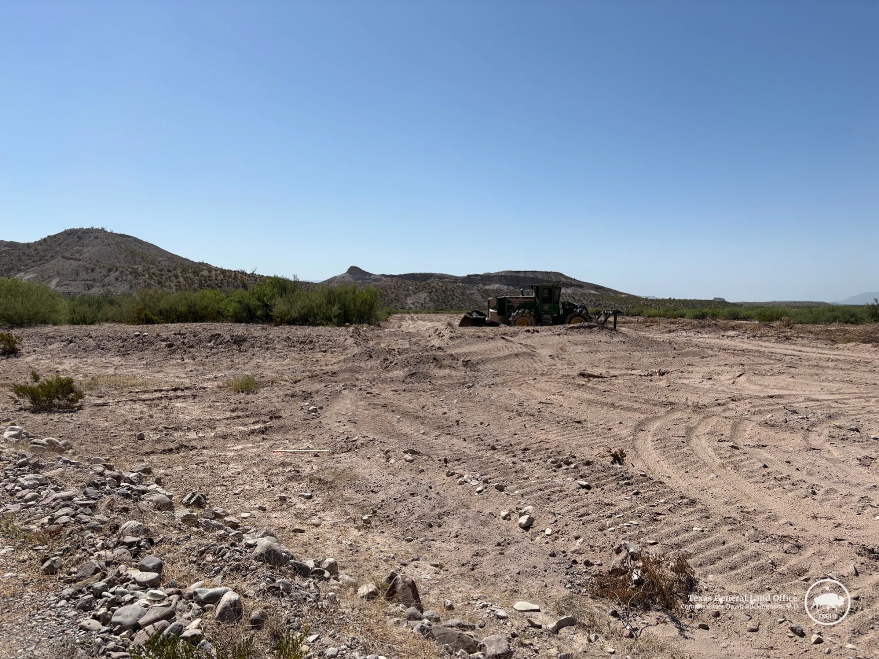 Ordenan a contratistas del muro fronterizo detener obras no autorizadas en terrenos estatales